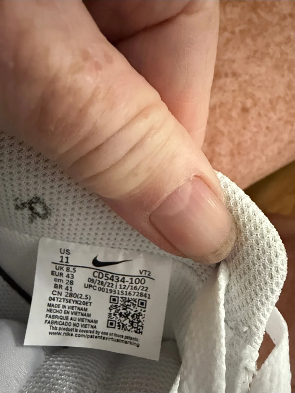 Nike Men’s White Athletic Sneakers
